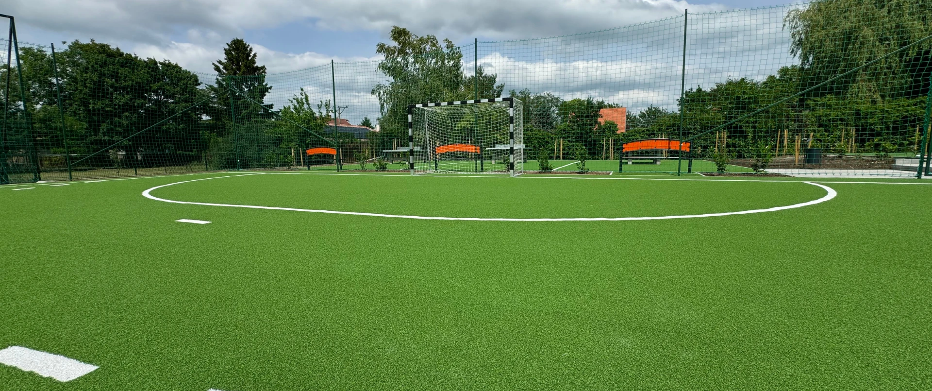 Sportpálya Otthonra Műfűvel – Játék, Mozgás, Élmény - nagyprojekt slider 01